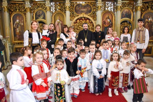 Colind și bucurie în inimi de copii la sărbătoarea Sfintei Filofteia Poza 4416