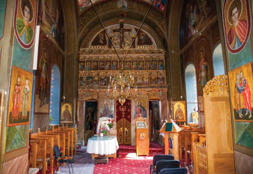 Praznic ales la Biserica „Sfântul Spiridon” din Craiova Poza 4310