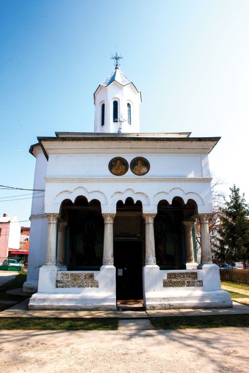 Praznic ales la Biserica „Sfântul Spiridon” din Craiova Poza 4311