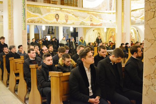 „Cum îmi trăiesc Crăciunul?”, tema întâlnirii tinerilor ortodocși din Cluj-Napoca Poza 4163