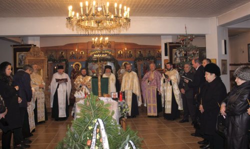 Părintele Ioan Vladovici, fost deținut politic, a fost înmormântat la Sibiu Poza 3185