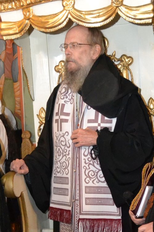 Slujbă arhierească în Parohia „Sfântul Ioan Botezătorul” Botoşani Poza 2979