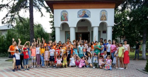Lucrarea catehetică în parohiile din Dolj şi Gorj Poza 2622