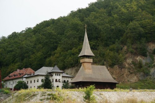 Hramul Mănăstirii Vodiţa Poza 2598