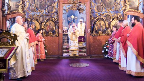 Slujire interortodoxă în biserica sârbă din Seghedin Poza 2564