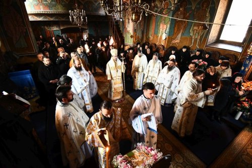 Liturghie arhierească la hramul Mănăstirii Copou din Iaşi Poza 2362