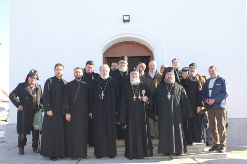 Liturghii arhiereşti la mănăstirile Cârcea şi Vodiţa Poza 2346