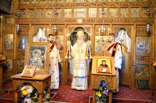 Liturghii arhiereşti la mănăstirile Cârcea şi Vodiţa Poza 2348