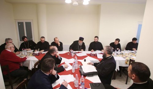 Ședință extinsă a Permanenței Consiliului eparhial al Arhiepiscopiei Sibiului Poza 2200