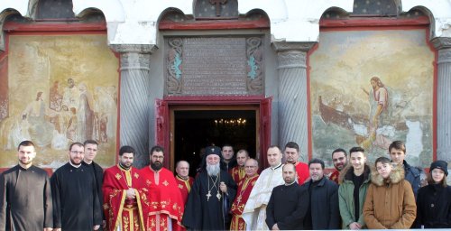 Sfinte Liturghii arhiereşti la Craiova şi Severin Poza 1812
