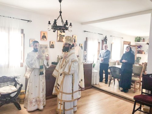 Sfinţii Trei Ierarhi, sărbătoriţi în diaspora românească Poza 1494