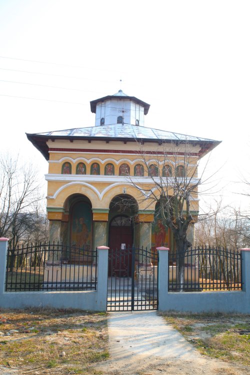 Un secol de la zidirea bisericii din Bulzești Poza 1111