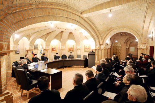 Şedinţa anuală a Casei de Ajutor Reciproc (CAR) a Episcopiei Ortodoxe Române a Maramureşului şi Sătmarului Poza 670