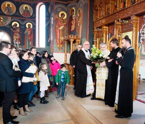 Volumul dedicat Episcopului Vasile Someşanul, prezentat în Parohia „Adormirea Maicii Domnului” din Cluj-Napoca Poza 509