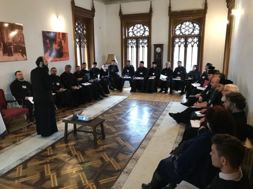 Primul curs de formare a mentorilor din seminariile şi liceele teologice ale Arhiepiscopiei Iaşilor Poza 101