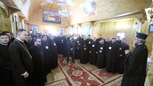 Training catehetic „Preotul și tinerii”, la Schitul Luna Şes, Satu-Mare Poza 115449