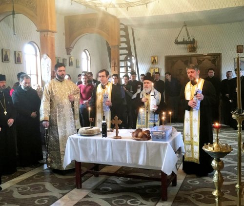 Slujbă de pomenire pentru pr. prof. Teodor Baba, la Facultatea de Teologie Ortodoxă Arad Poza 115143