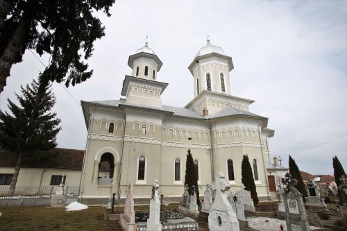 O catedrală a Țării Făgărașului: Biserica „Sfântul Nicolae” din Ucea de Jos Poza 114921