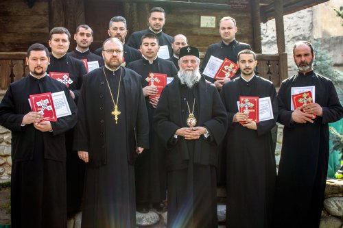 Noi duhovnici pentru parohii din Arhiepiscopia Craiovei Poza 114257