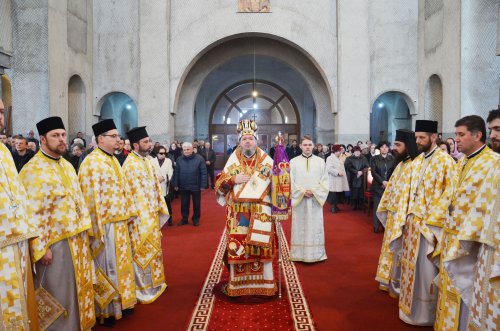 Slujiri arhierești în Duminica Ortodoxiei Poza 114256