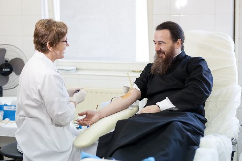 90 de preoți au donat sânge la Centrul Regional de Transfuzie Sanguină Mureș Poza 114177