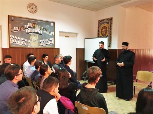 Săptămână duhovnicească la Seminarul Teologic Ortodox „Dumitru Stăniloae”, Brașov Poza 114120