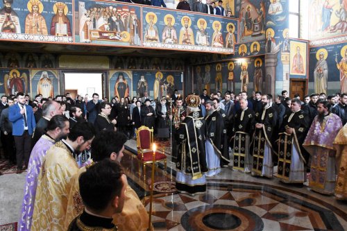 Liturghia Darurilor mai înainte sfințite, în Campusul „Nicolae Ivan” din Cluj-Napoca Poza 114051