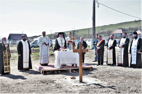 Piatră de temelie pentru noua biserică din localitatea clujeană Sub Coastă Poza 113483