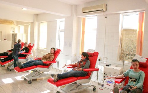Acțiuni de donare de sânge organizate de protopopiate din Galați Poza 113055