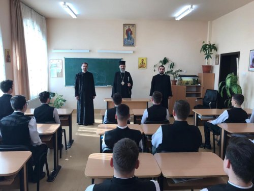 Vizită arhierească la Seminarul Teologic albaiulian Poza 113112