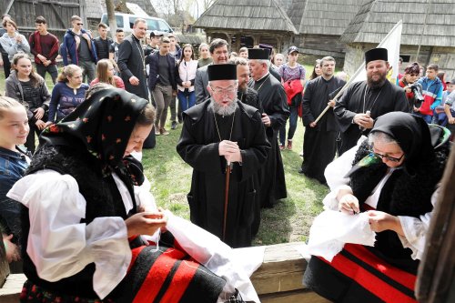 Reuniunea tinerilor ortodocși sigheteni la Muzeul Satului din Sighetul Marmației Poza 113017