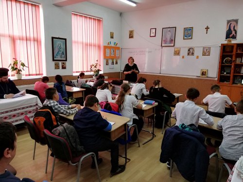 Activitate metodică la Școala Gimnazială Șimand, județul Arad Poza 112653