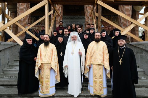 Patriarhul României la Mănăstirea Samurcășești Poza 112538