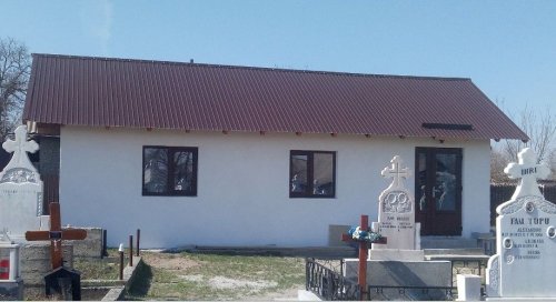 Casa socială, oficiul parohial şi capela mortuară de la Chintinici au fost sfinţite Poza 112378