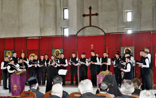 Concert prepascal la Catedrala Episcopală „Învierea Domnului” din Oradea Poza 112332