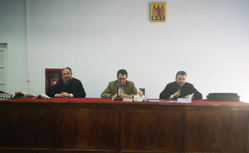 Cartea „Ce este Ortodoxia”, lansată la Alba Iulia Poza 112275