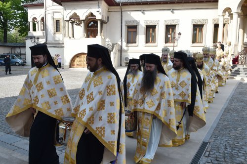 În Catedrala Patriarhală a fost sfințit Sfântul și Marele Mir Poza 111730