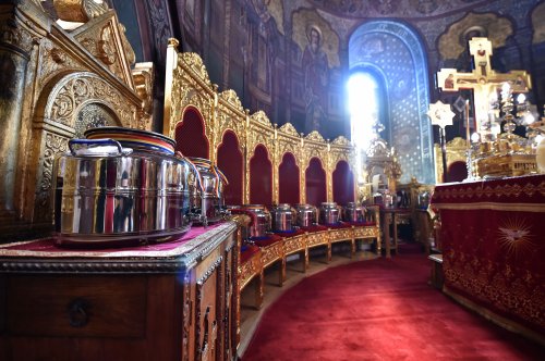 În Catedrala Patriarhală a fost sfințit Sfântul și Marele Mir Poza 111732
