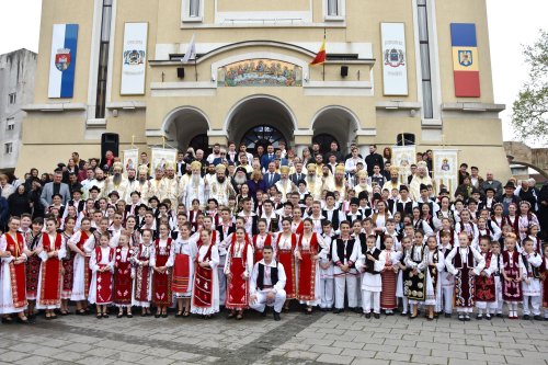 Catedrala Episcopală din Caransebeș, la ceas de sărbătoare Poza 111345