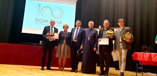 Studenții Facultății de Teologie Ortodoxă din Craiova, premiați de Ministerul Educației Naționale Poza 116072