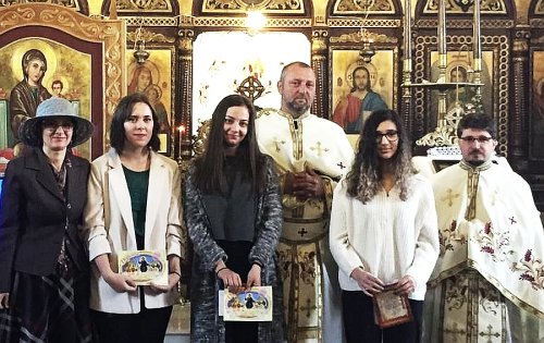 Premiere a elevilor merituoși la Parohia Trăisteni din Prahova Poza 116251