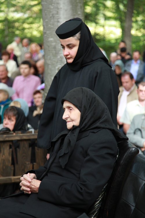 O mamă harnică, înţeleaptă  şi evlavioasă - doamna  Viorica Streza (1929 - 2019) Poza 116253