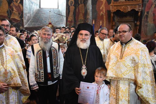 „Părintele Autocefaliei Bisericii Ortodoxe Române”, omagiat la Roman Poza 116329