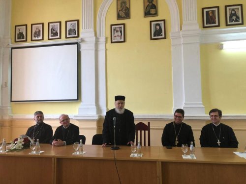 Festivitate de absolvire la Facultatea de Teologie Ortodoxă din Arad Poza 116406