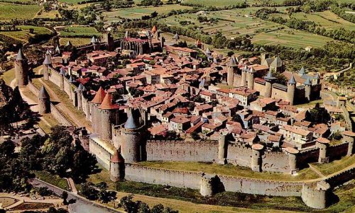 Europa medievală, model al așezărilor urbane și rurale Poza 116228