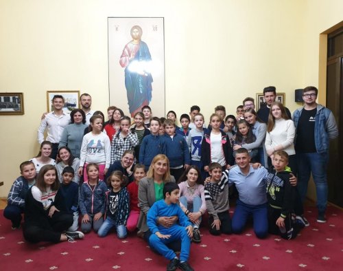 Activități de voluntariat cu tinerii, la Alba Iulia Poza 116666
