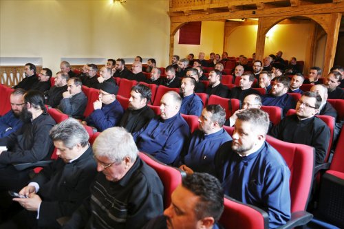 Au început conferințele preoțești de primăvară în Arhiepiscopia Sibiului Poza 116686