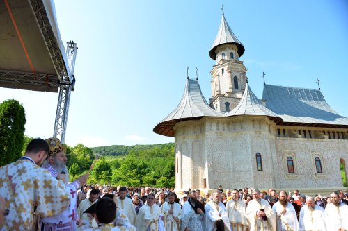 Mănăstirea Vlădiceni în veşmântul resfinţirii Poza 117139