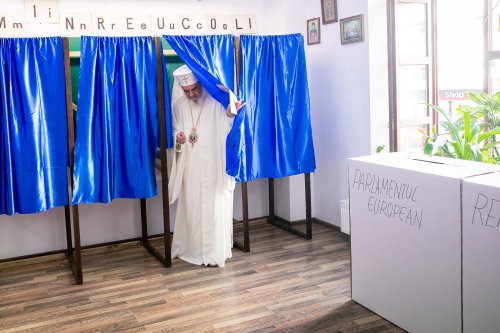 Patriarhul României a votat la Bucureşti Poza 117102