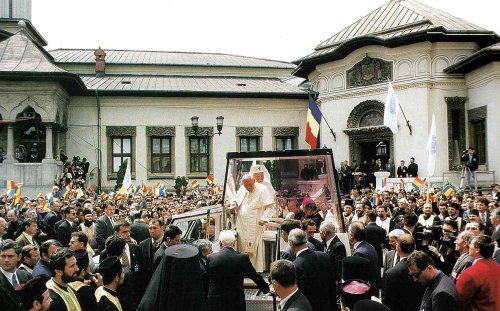 20 de ani de la vizita Papei Ioan Paul al II-lea pe Dealul Patriarhiei Poza 117475
